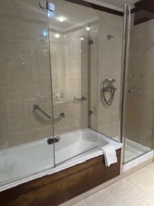 Hotel Vado del Duratón. Hb Triple. Baño
